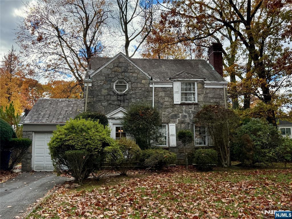 $1,199,000 Colonial