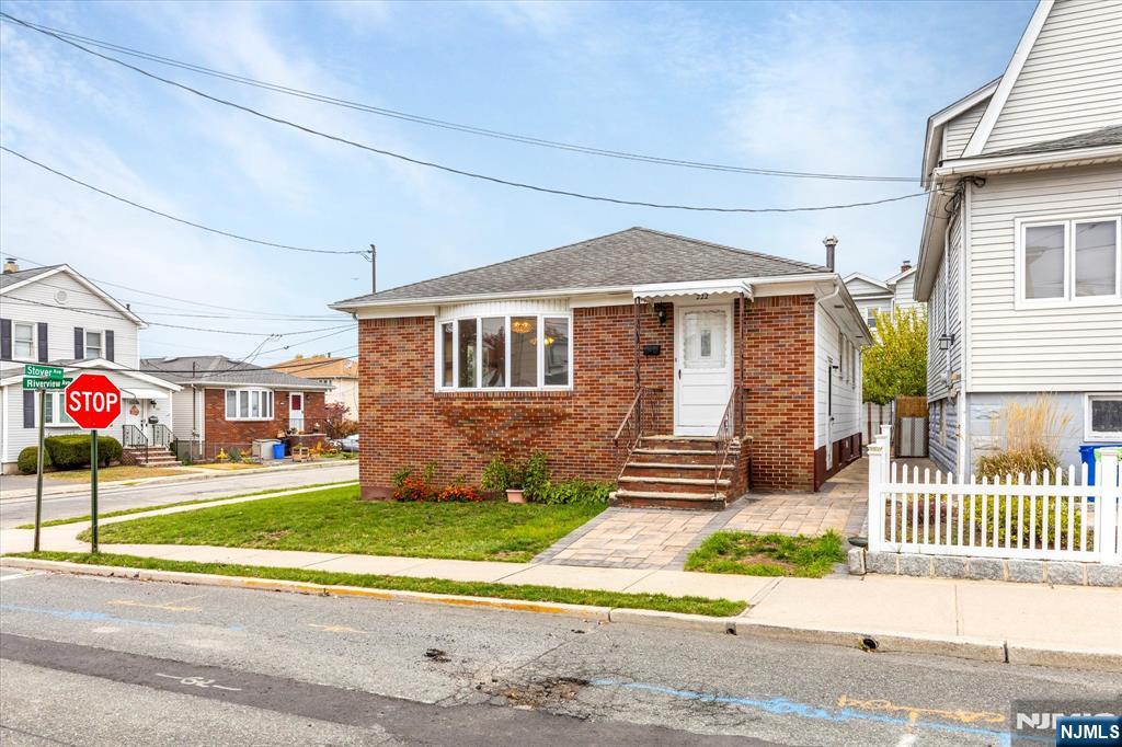 Homes for sale in North Arlington, NJ | 222 Stover Ave, North Arlington, NJ 07031 | MLS# 25039711