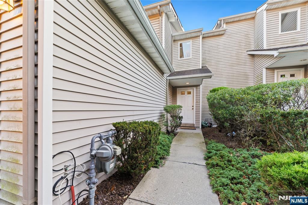 Homes for sale in Haledon, NJ | 410 Heights Dr #8, Haledon, NJ 07508 | MLS# 25039718