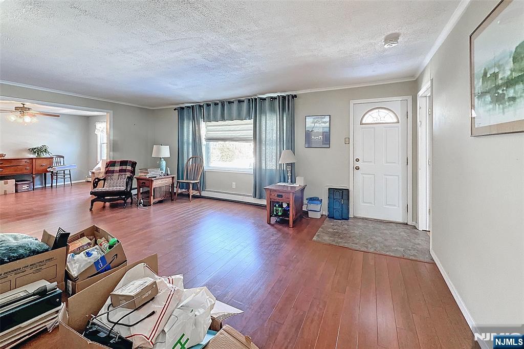 Homes for sale in Denville Township, NJ | 49 Seneca Trl, Denville Township, NJ 07834 | MLS# 25039724