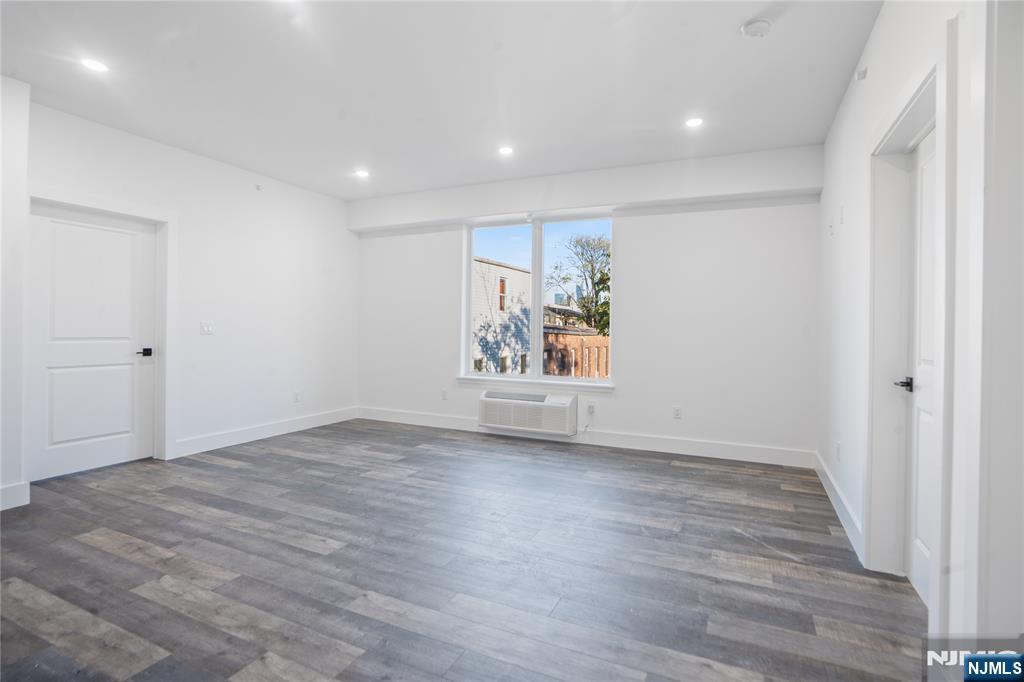 Homes for sale in Union City, NJ | 521 10Th St #3, Union City, NJ 07087 | MLS# 25039748