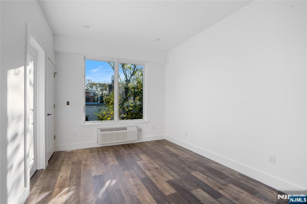 Homes for sale in Union City, NJ | 521 10Th St #3, Union City, NJ 07087 | MLS# 25039748