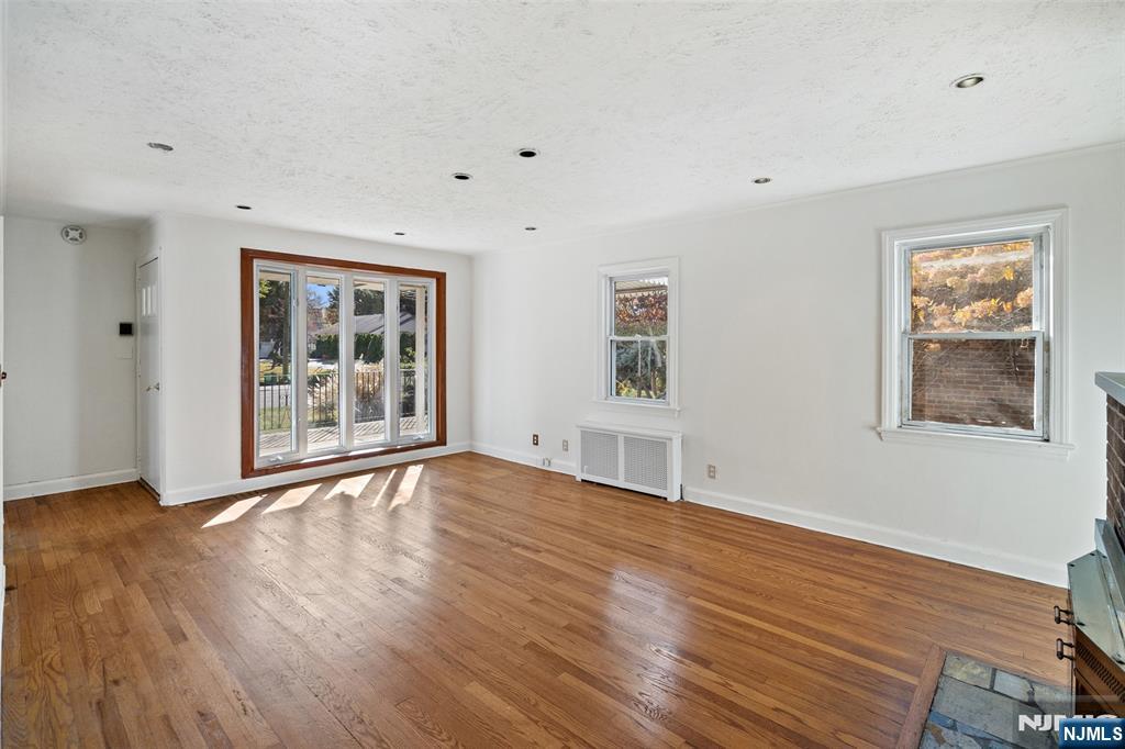 Homes for sale in Hackensack, NJ | 811 Summit Ave, Hackensack, NJ 07601 | MLS# 25039758