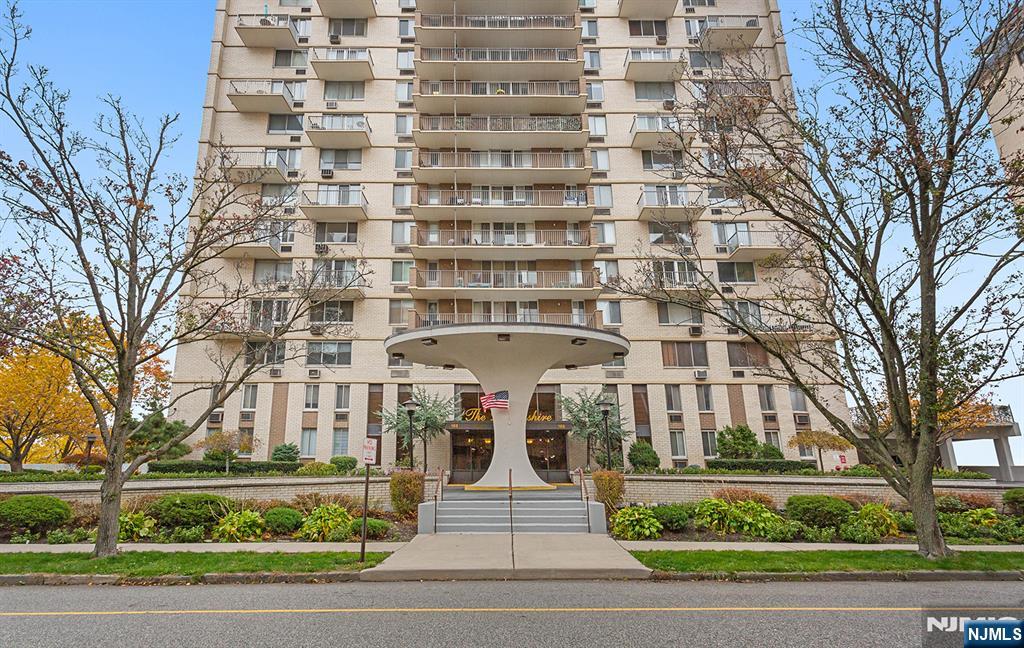 Homes for sale in Hackensack, NJ | 160 Overlook #4-B, Hackensack, NJ 07601 | MLS# 25039769