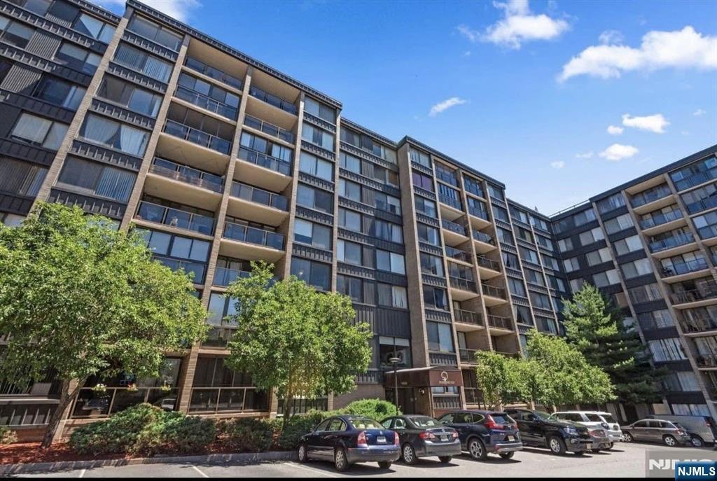 2000 Linwood Avenue, Fort Lee, NJ, 07024