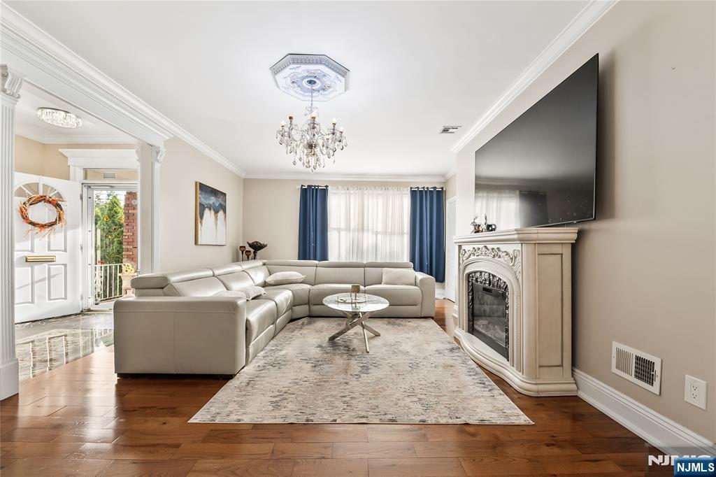 Homes for sale in Totowa, NJ | 190 Totowa Rd, Totowa, NJ 07512 | MLS# 25039825