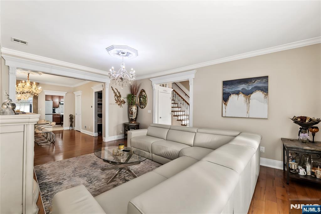 Homes for sale in Totowa, NJ | 190 Totowa Rd, Totowa, NJ 07512 | MLS# 25039825