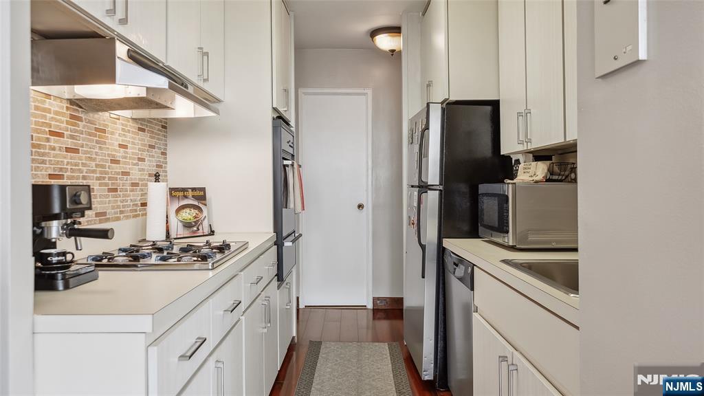 Homes for sale in Fort Lee, NJ | 2077 Center Ave #18c, Fort Lee, NJ 07024 | MLS# 25039853