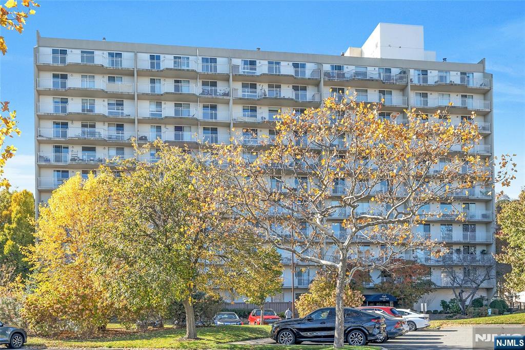 $749,900 Condo