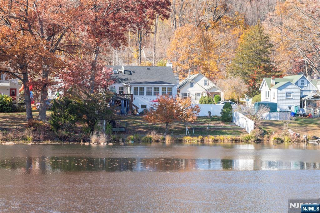 Homes for sale in Bloomingdale, NJ | 21 Sunrise Ave, Bloomingdale, NJ 07403 | MLS# 25039922