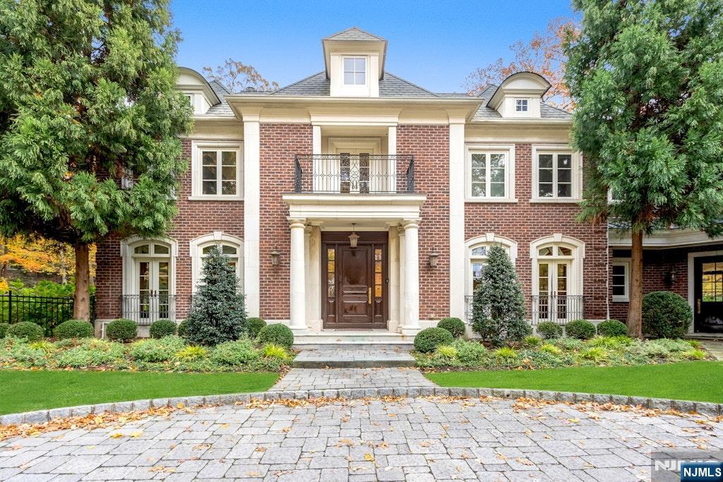 Homes for sale in Alpine, NJ | 10 Berkery Pl, Alpine, NJ 07620 | MLS# 25039934