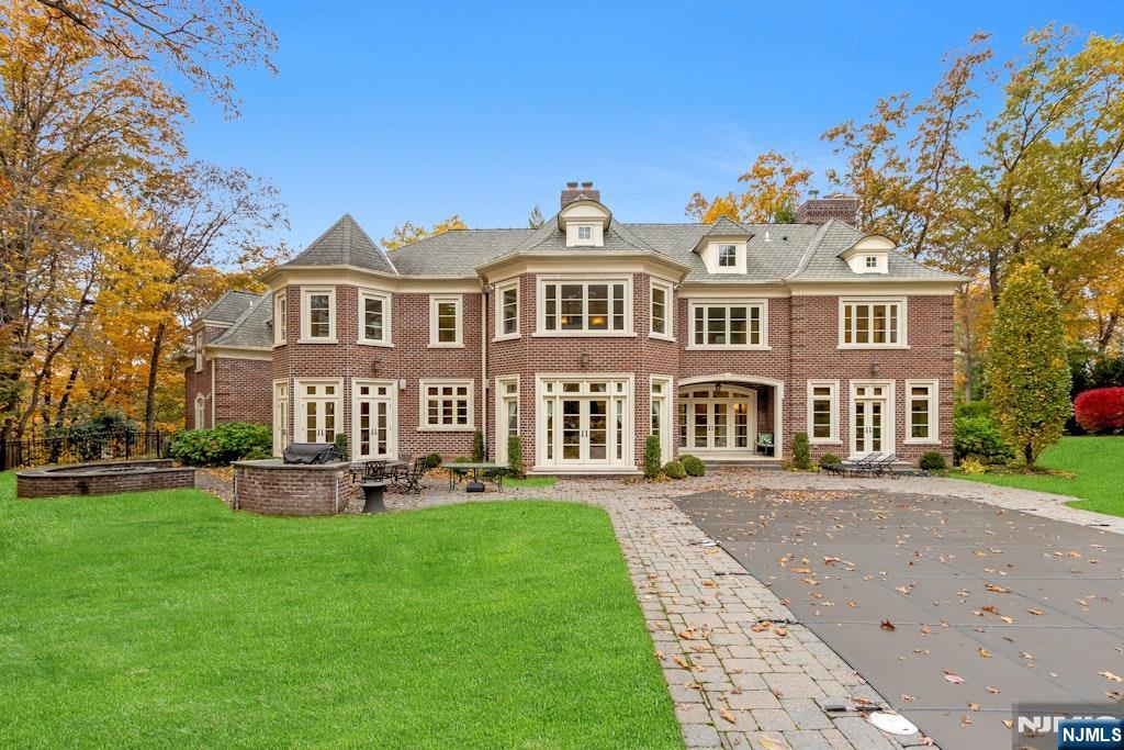 Homes for sale in Alpine, NJ | 10 Berkery Pl, Alpine, NJ 07620 | MLS# 25039934