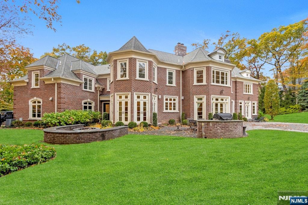 Homes for sale in Alpine, NJ | 10 Berkery Pl, Alpine, NJ 07620 | MLS# 25039934