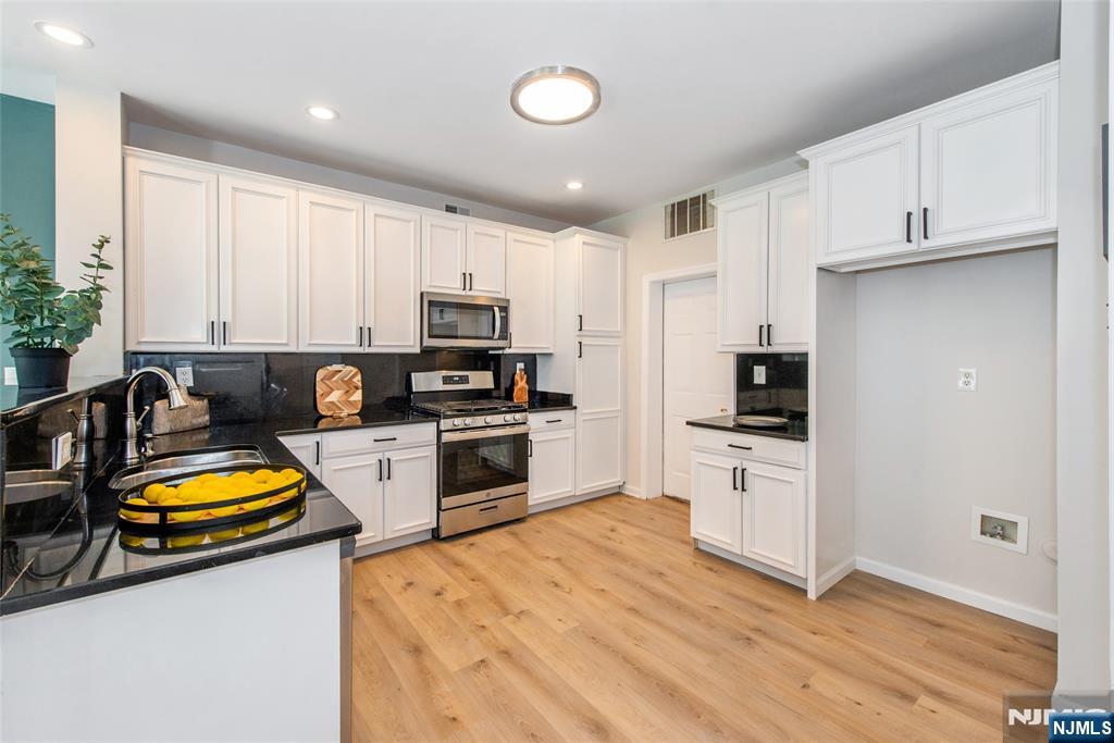 Homes for sale in Clifton, NJ | 23 Devonshire Dr #118, Clifton, NJ 07013 | MLS# 25039935