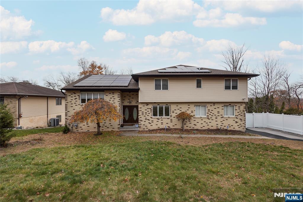 Homes for sale in Wayne, NJ | 69 Colonial Rd, Wayne, NJ 07470 | MLS# 25039938