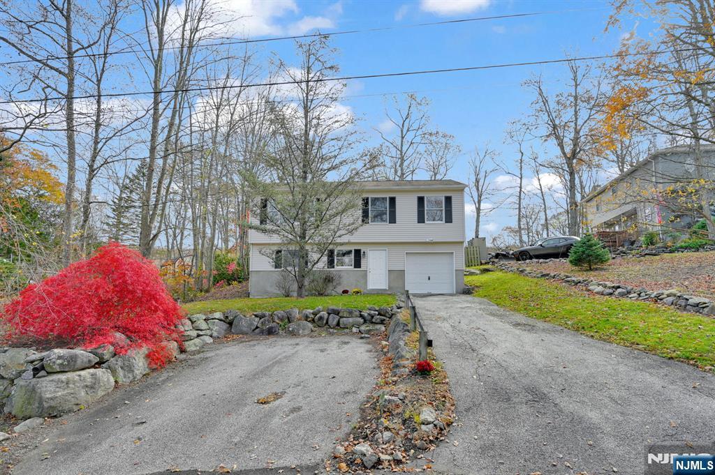 Homes for sale in West Milford, NJ | 96 Papscoe Rd, West Milford, NJ 07421 | MLS# 25039947