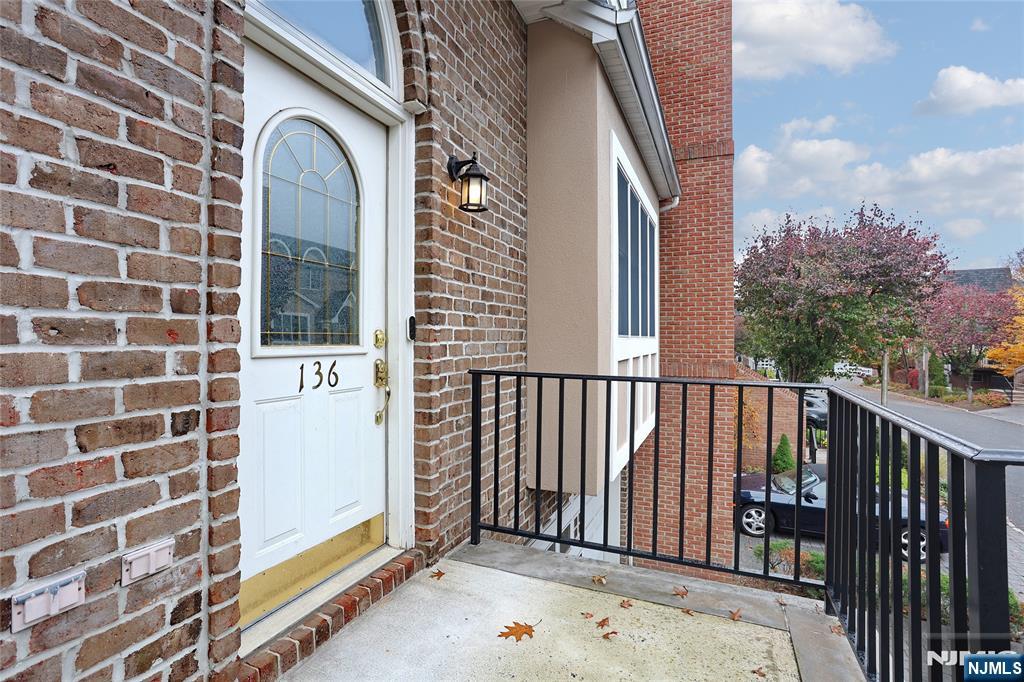 Homes for sale in Cresskill, NJ | 136 Stonegate Trl #37, Cresskill, NJ 07626 | MLS# 25039948