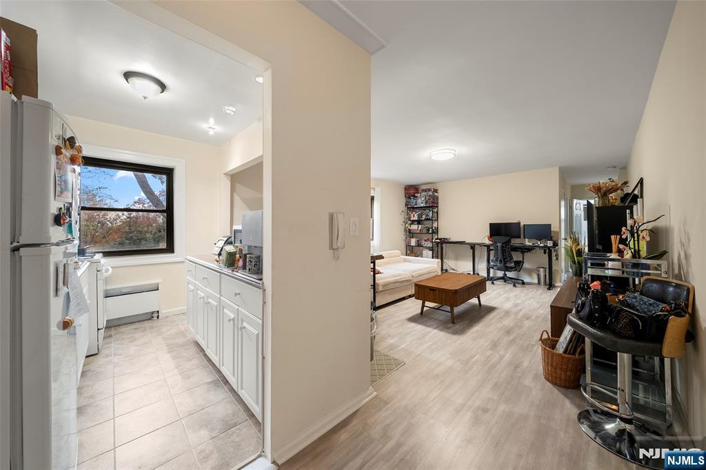 Homes for sale in Fort Lee, NJ | 3040 Edwin Ave #4A, Fort Lee, NJ 07024 | MLS# 25039961