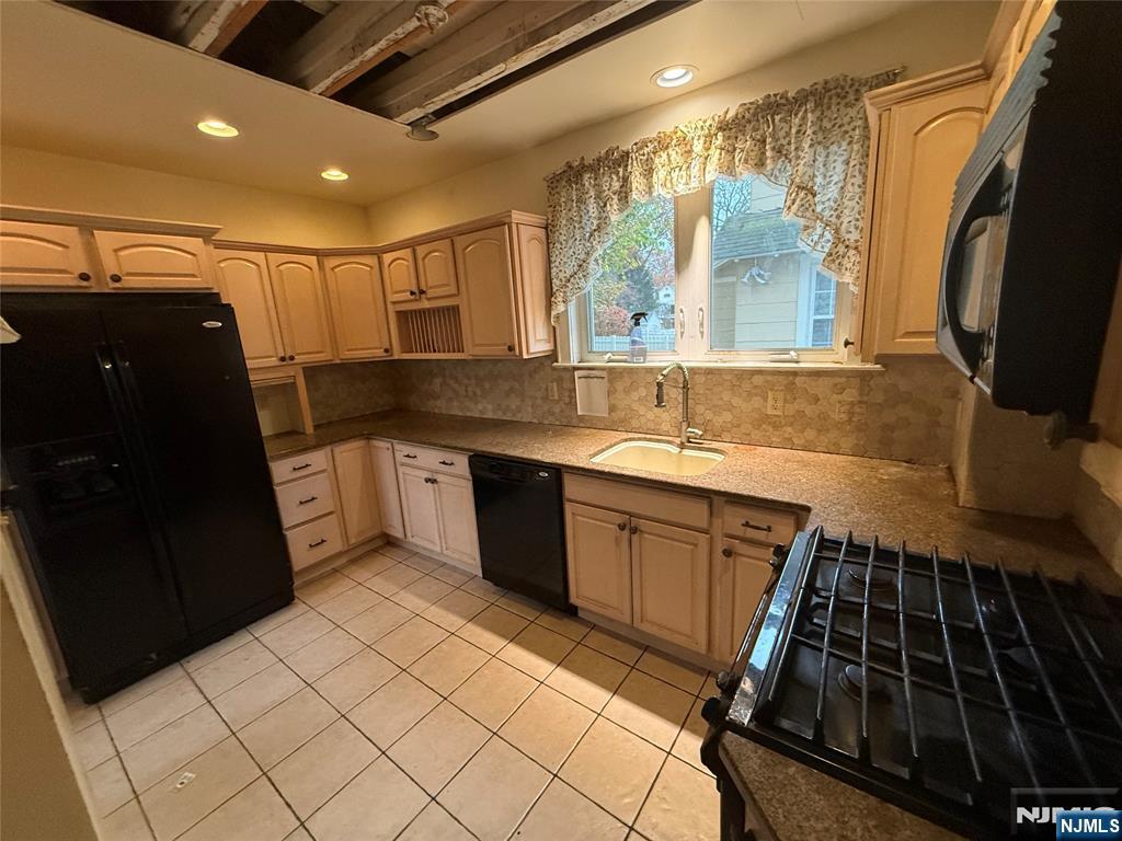 Homes for sale in Cranford, NJ | 33 Wall St, Cranford, NJ 07016 | MLS# 25039978