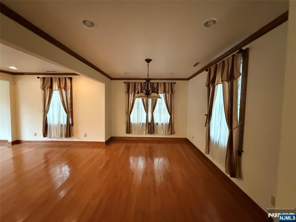 Homes for sale in Cranford, NJ | 33 Wall St, Cranford, NJ 07016 | MLS# 25039978