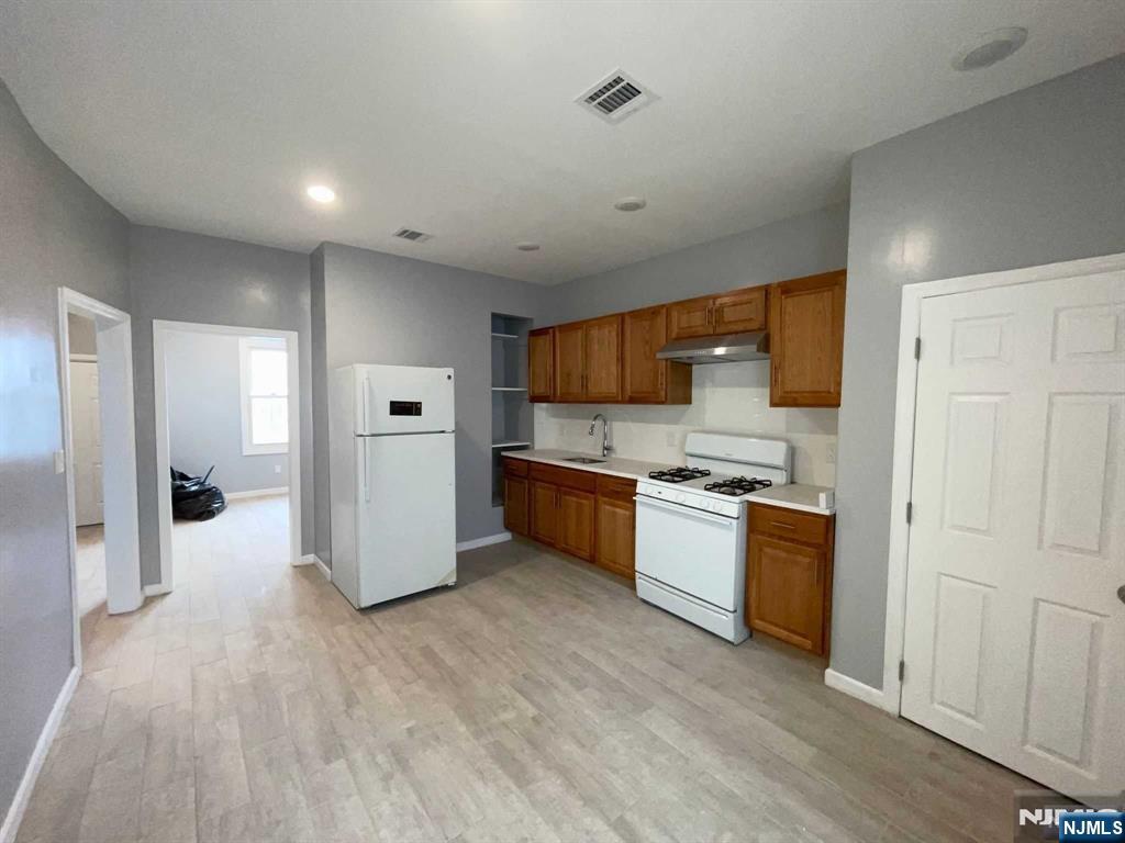 Homes for sale in Newark, NJ | 25 Kipp St, Newark, NJ 07108 | MLS# 25040052