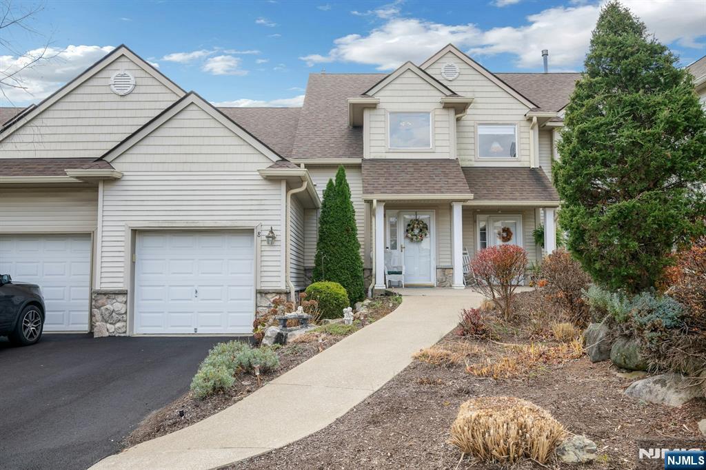 Homes for sale in Hamburg, NJ | 8 Caleb Ct #904, Hamburg, NJ 07419 | MLS# 25040057