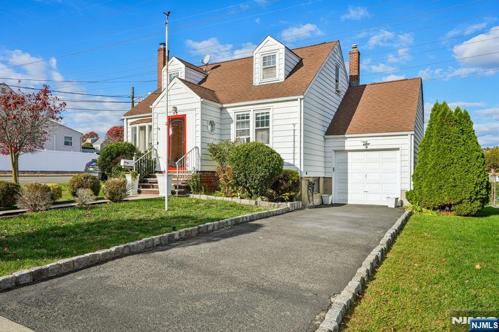 Homes for sale in North Arlington, NJ | 52 Noel Dr, North Arlington, NJ 07031 | MLS# 25040113