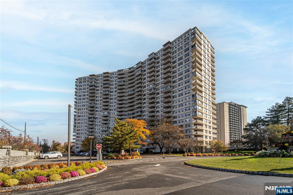Homes for sale in Fort Lee, NJ | 2100 Linwood Ave #18N, Fort Lee, NJ 07024 | MLS# 25040126