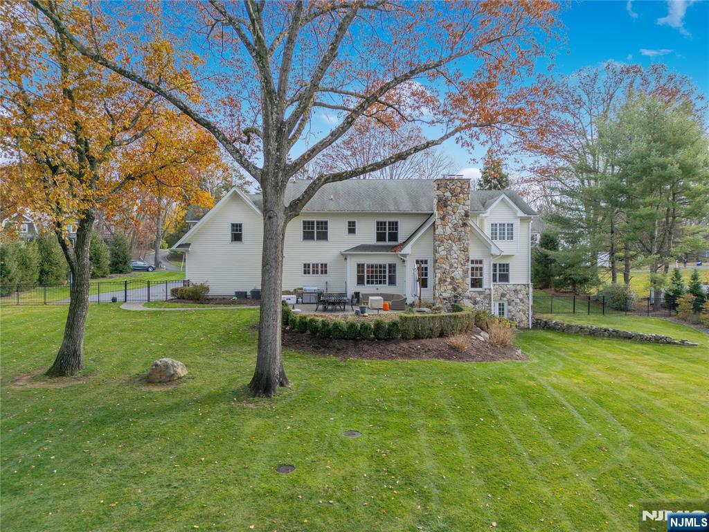 Homes for sale in Franklin Lakes, NJ | 278 Crest Pl, Franklin Lakes, NJ 07417 | MLS# 25040211