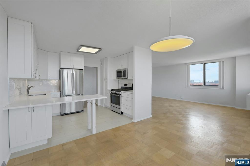 Homes for sale in Fort Lee, NJ | 2150 Center Ave #19e, Fort Lee, NJ 07024 | MLS# 25040268