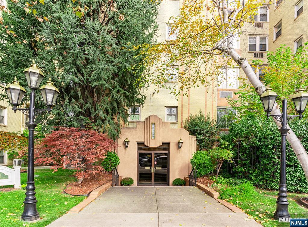 Homes for sale in Newark, NJ | 19 Lyons Ave #409, Newark, NJ 07112 | MLS# 25040286