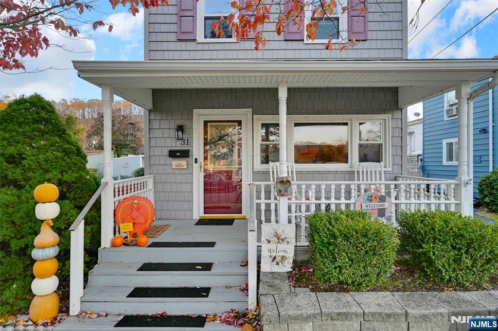 Homes for sale in Bloomingdale, NJ | 31 Hamilton St, Bloomingdale, NJ 07403 | MLS# 25040342