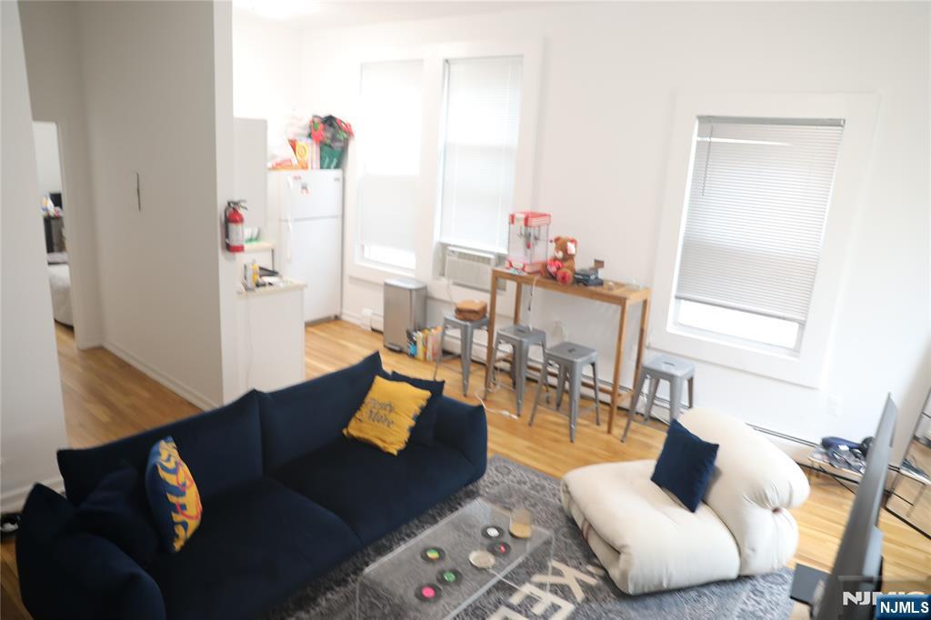 Homes for sale in Montclair, NJ | 41 Glenridge Ave #2L, Montclair, NJ 07042 | MLS# 25040346