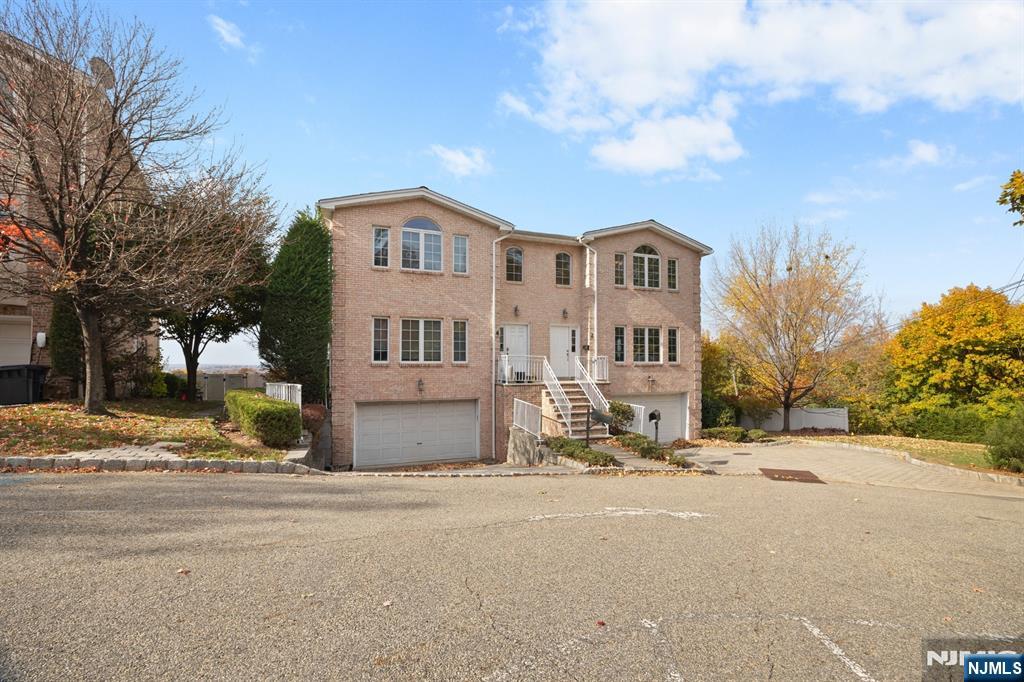 Homes for sale in Ridgefield, NJ | 2 Kathleen Ct #C002, Ridgefield, NJ 07657 | MLS# 25040349