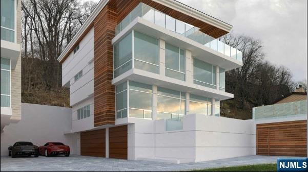 Homes for sale in Edgewater, NJ | 31 B Casta Ln, Edgewater, NJ 07020 | MLS# 25040350