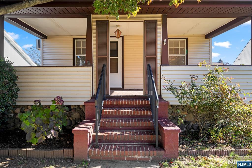 Homes for sale in Fair Lawn, NJ | 5-23 Canger Pl, Fair Lawn, NJ 07410 | MLS# 25040352