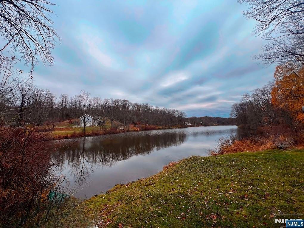 Homes for sale in Newton, NJ | 301 Lakewood Ter, Newton, NJ 07860 | MLS# 25040359