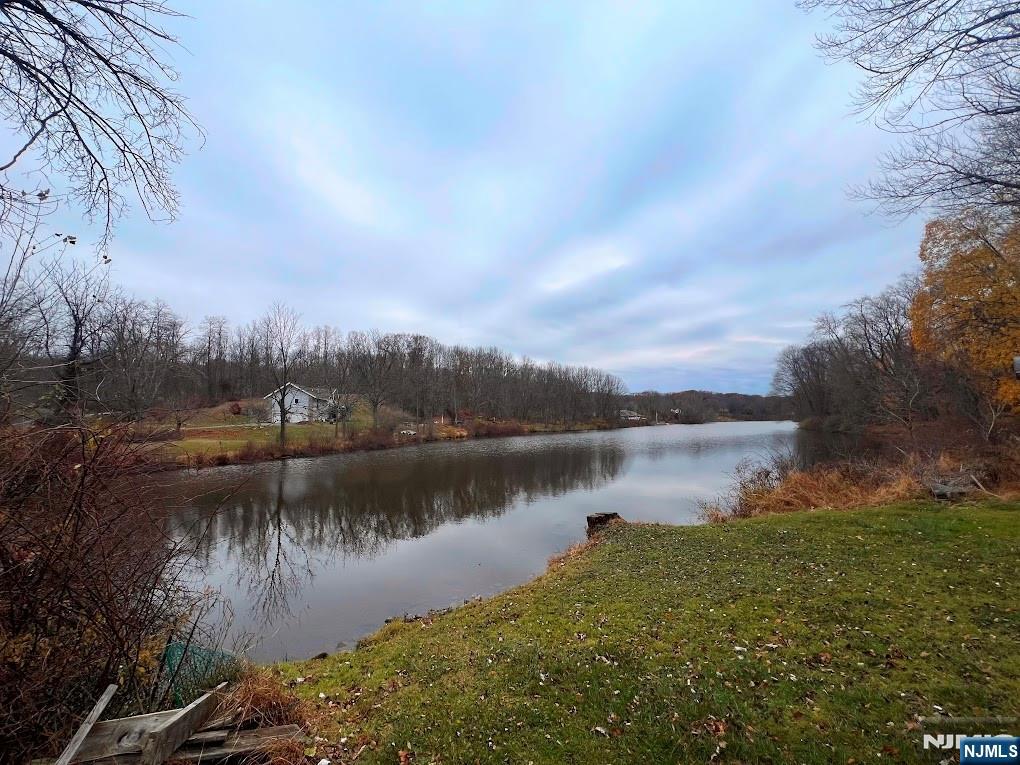 Homes for sale in Newton, NJ | 301 Lakewood Ter, Newton, NJ 07860 | MLS# 25040359