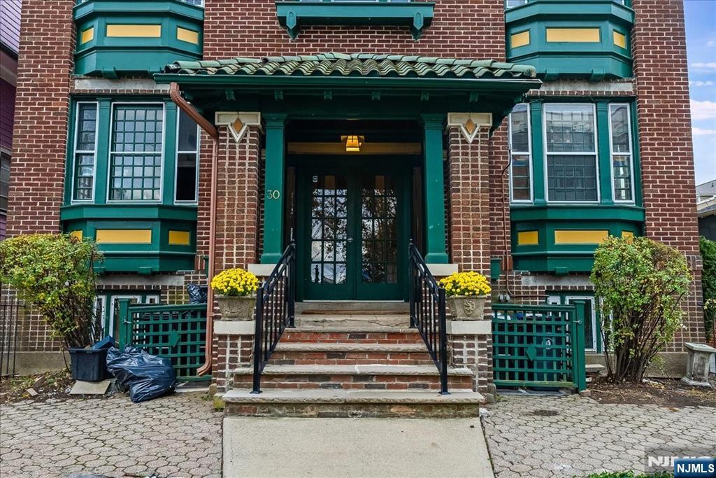 Homes for sale in Montclair, NJ | 30 The Crescent #3, Montclair, NJ 07042 | MLS# 25040375