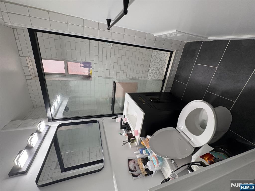 Homes for sale in Fort Lee, NJ | 2160 Center Ave #3S, Fort Lee, NJ 07024 | MLS# 25040411