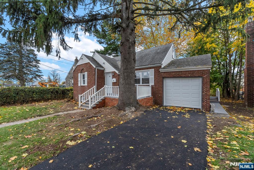 Homes for sale in Paterson, NJ | 11 Carrelton Dr, Paterson, NJ 07522 | MLS# 25040414