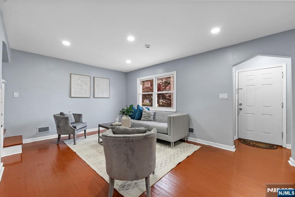 Homes for sale in Paterson, NJ | 11 Carrelton Dr, Paterson, NJ 07522 | MLS# 25040414