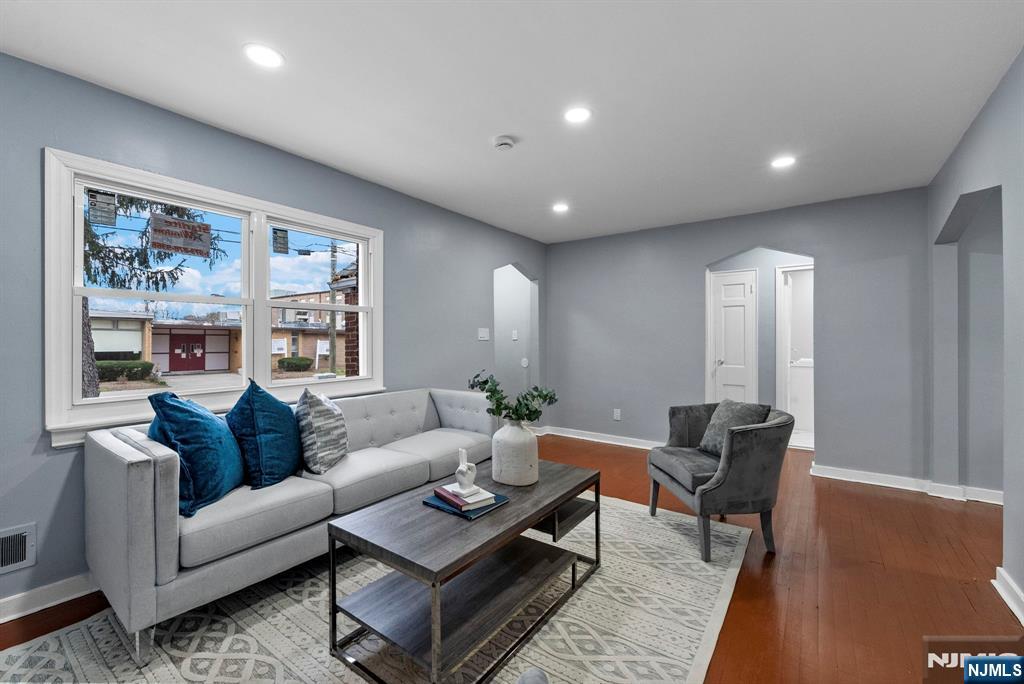 Homes for sale in Paterson, NJ | 11 Carrelton Dr, Paterson, NJ 07522 | MLS# 25040414