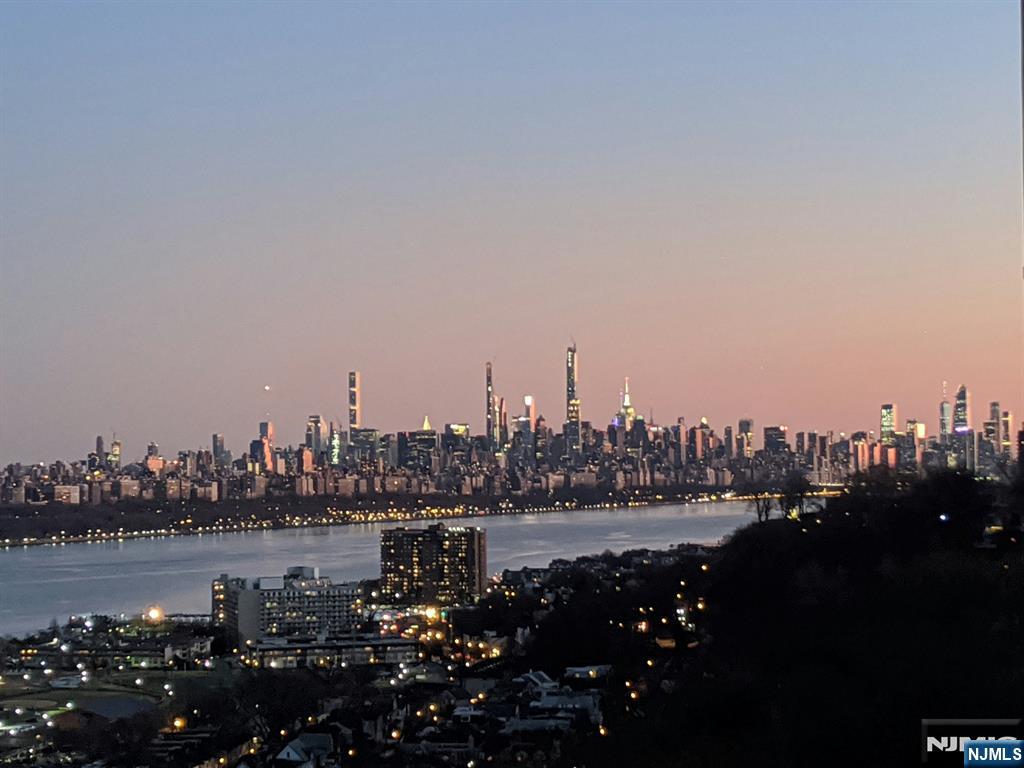 Homes for sale in Fort Lee, NJ | 3 Horizon Rd #1002, Fort Lee, NJ 07024 | MLS# 25040442