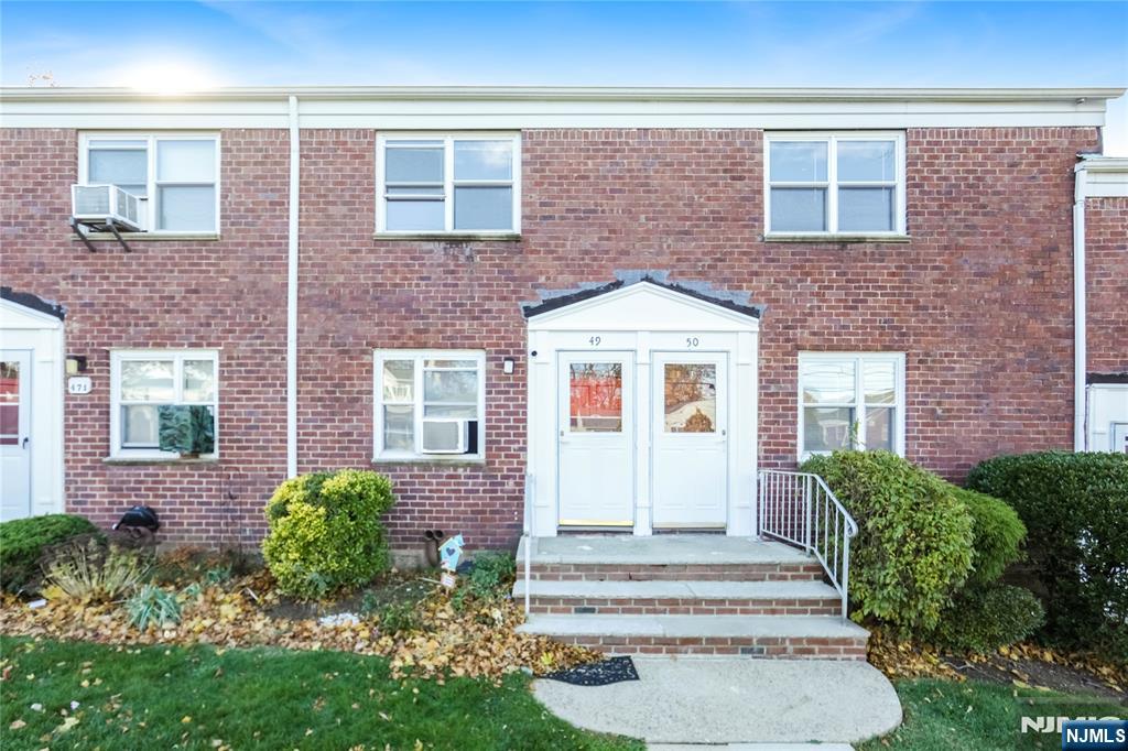 Homes for sale in Hackensack, NJ | 471 Crestwood Ave #49, Hackensack, NJ 07601 | MLS# 25040457