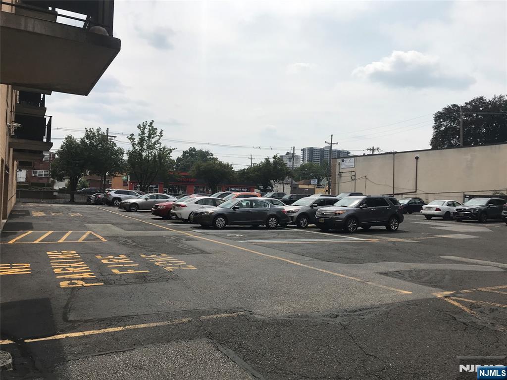 Homes for sale in Hackensack, NJ | 5 Linden St #3C, Hackensack, NJ 07601 | MLS# 25040535