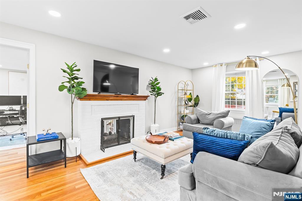 Homes for sale in West Orange, NJ | 28 Blackburne Ter, West Orange, NJ 07052 | MLS# 25040558