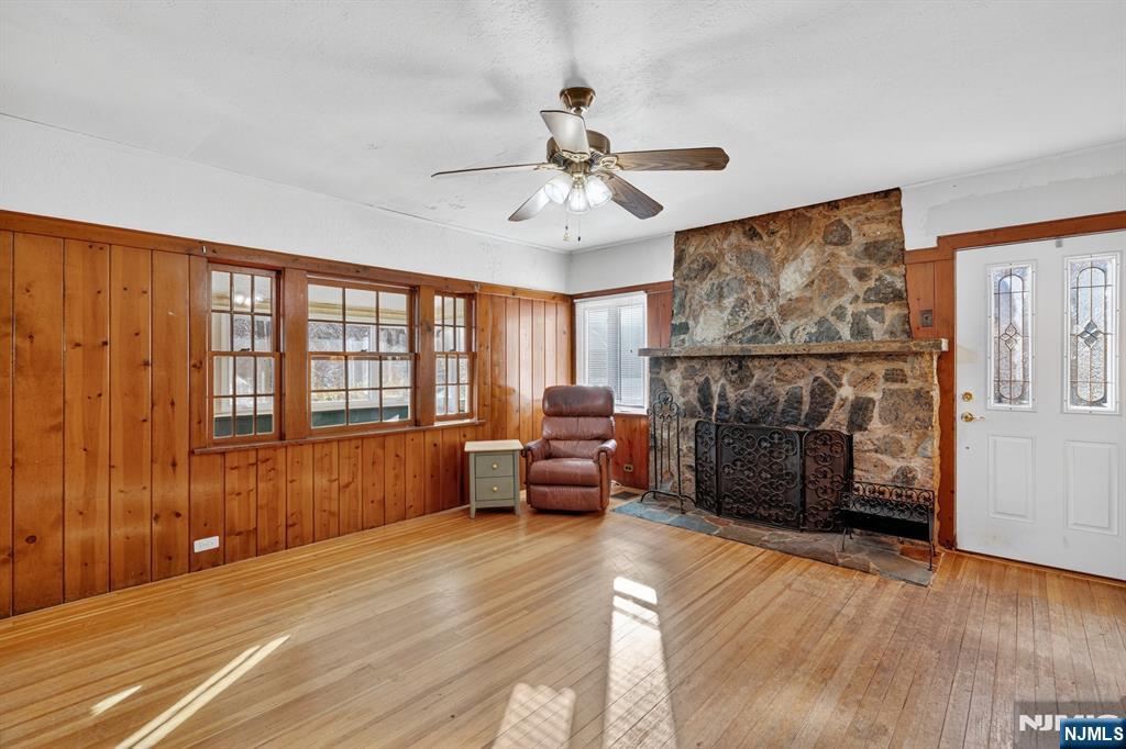 Homes for sale in Ringwood, NJ | 83 Lakeview Ave, Ringwood, NJ 07456 | MLS# 25040611