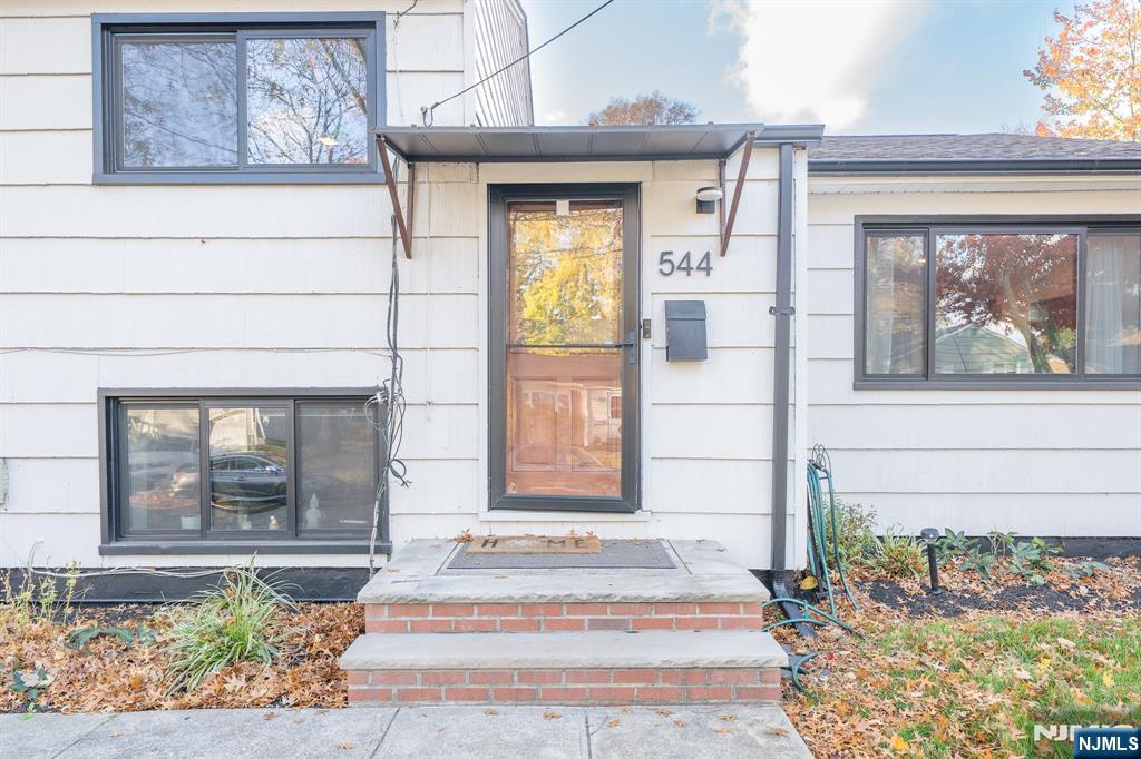 Homes for sale in West Orange, NJ | 544 Hillside Ter, West Orange, NJ 07052 | MLS# 25040634