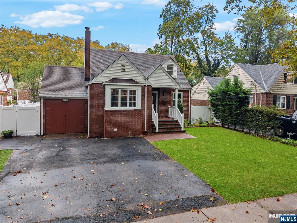 $749,000 Colonial